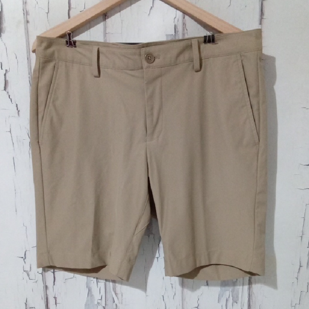 Jos. A. Bank Traveler Tailired Fit Front Khaki Shorts Size 34
